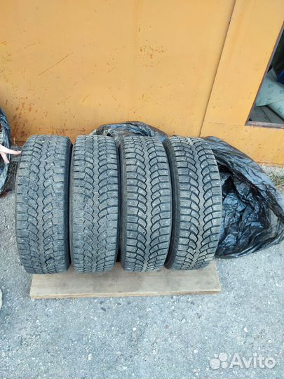 Bridgestone Blizzak Spike-01 185/65 R15 88T