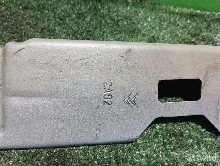 Кронштейн бампера заднего Citroen C5 2009