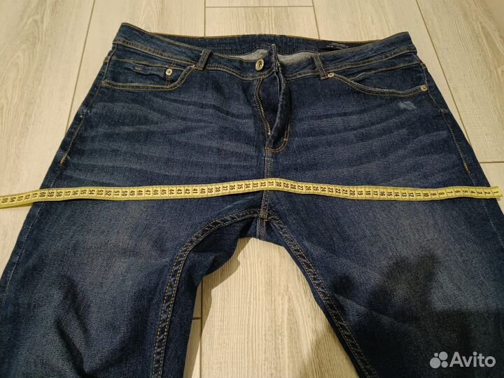 Практически новые, качественные джинсы