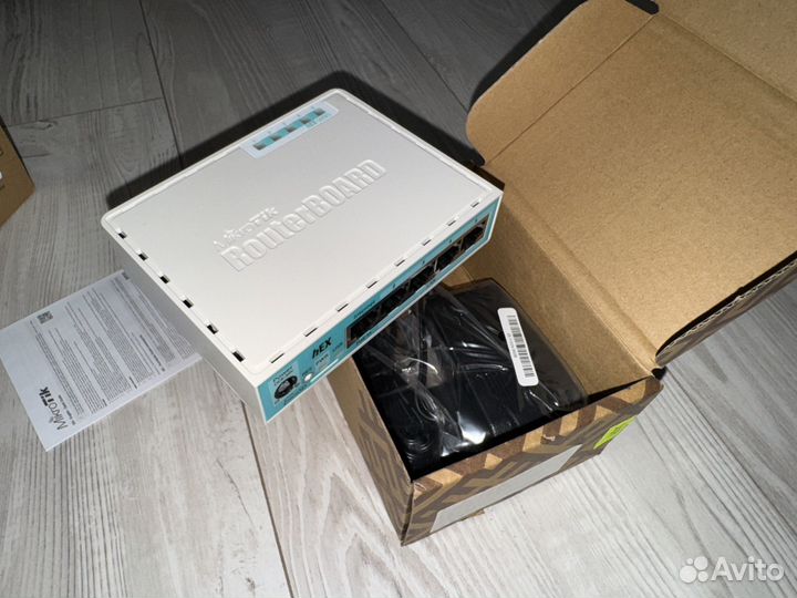 Mikrotik hEX (RB750Gr3)