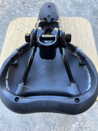 Седло для велосипеда кожаное