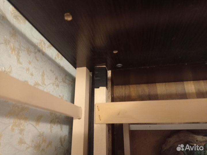 Детская кроватка с маятником и ящиком