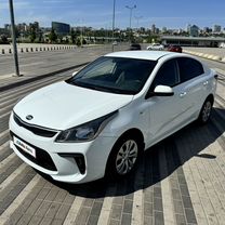 Kia Rio 1.6 AT, 2018, 285 000 км, с пробегом, цена 1 069 000 руб.