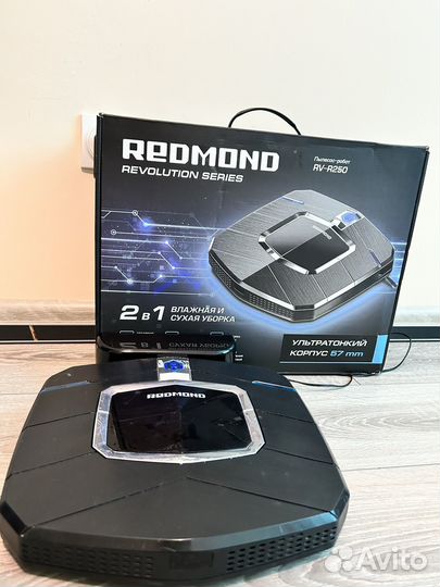 Робот пылесос redmond rv r250