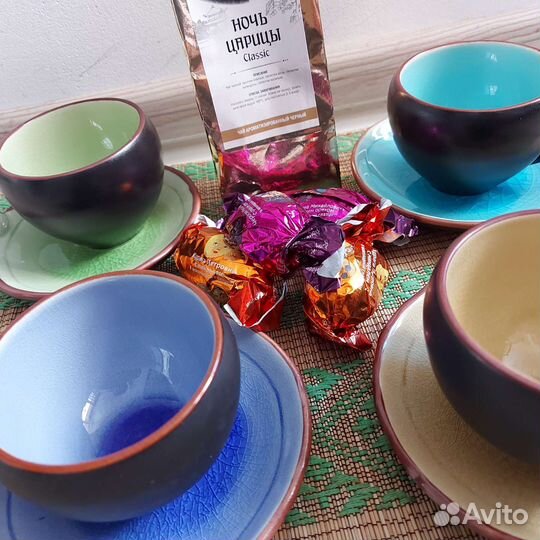 Чайные чашки с блюдцами