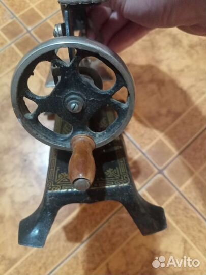 Швейная машина Метиз 2