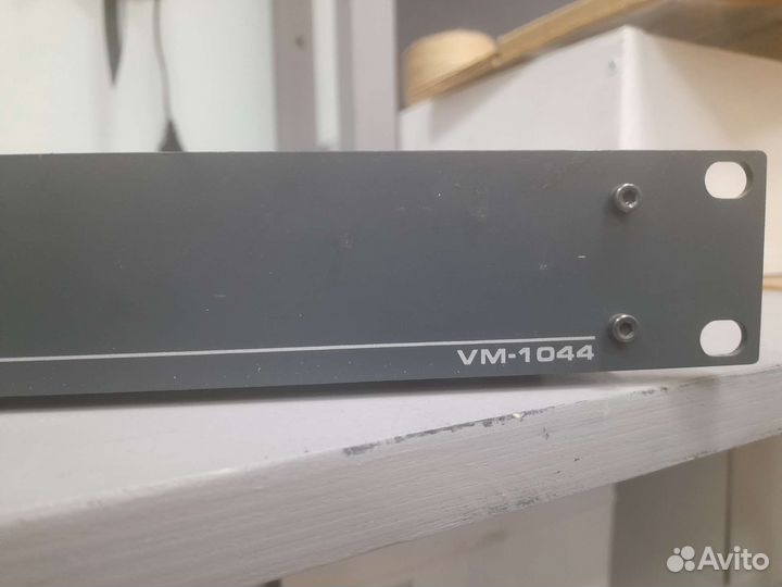 Распределитель видеосигнала Kramer VM-1044
