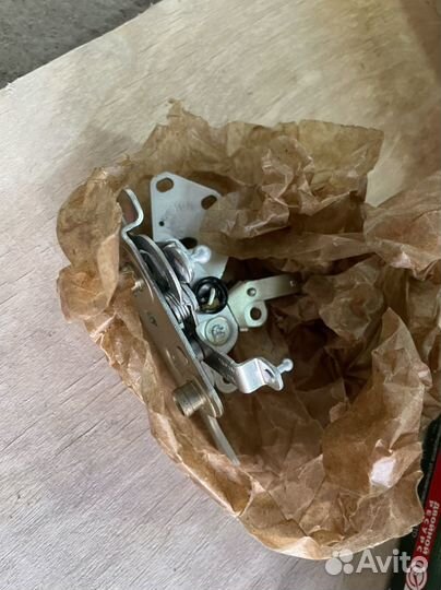 Замок передней двери внутренний левый