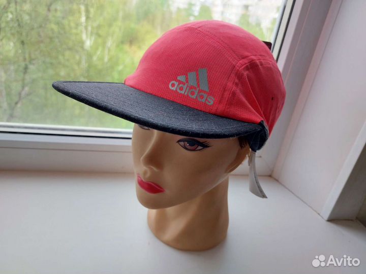 Кепка женская Adidas новая, 56 размер