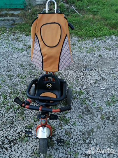 Детский трехколесный велосипед