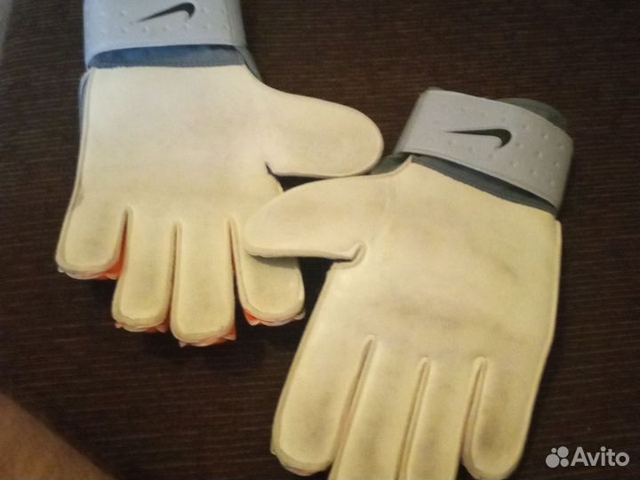 Вратарские перчатки nike