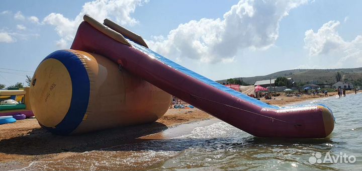 Надувная водная горка