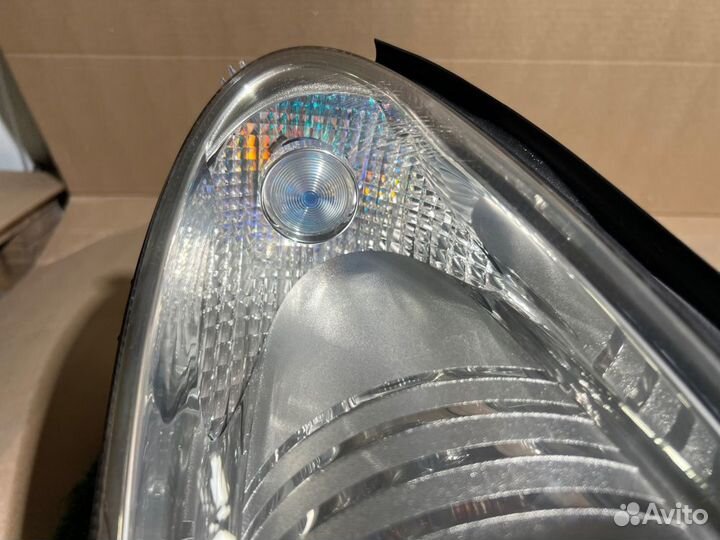 Комплект фар в сборе ксенон передний Mercedes-Benz