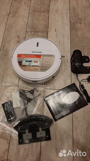 Робот пылесос новый redmond rv r450