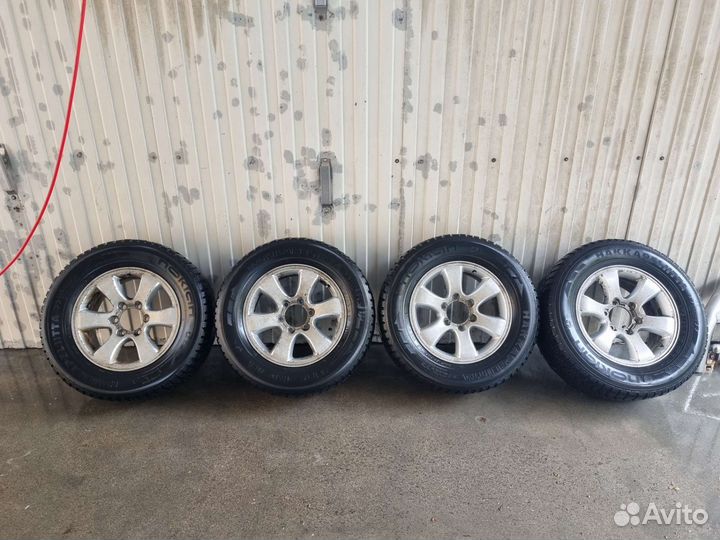 Комплект зимних колес Prado 120 r17 Nokian Hakka