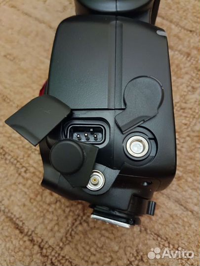 Вспышка yongnuo 685 (нерабочая)