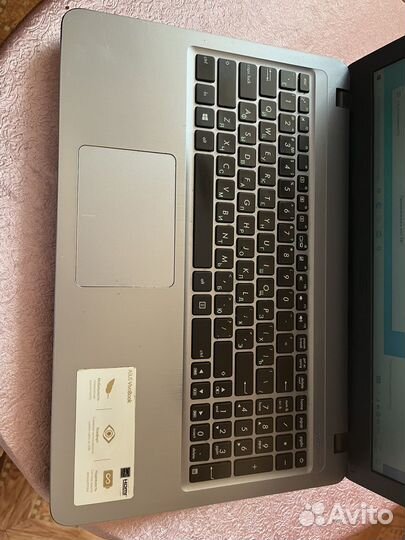Ноутбук asus