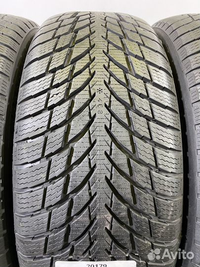 Nokian Tyres WR Snowproof P 205/55 R17