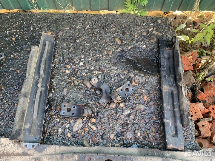 Кронштейн радиатора Toyota Land Cruiser