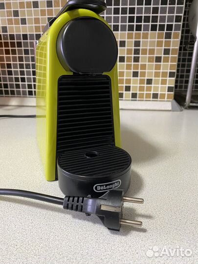 Капсульная кофемашина delonghi