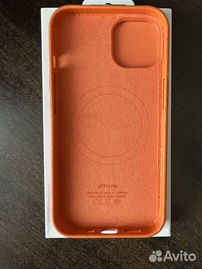 Чехол на iPhone 14