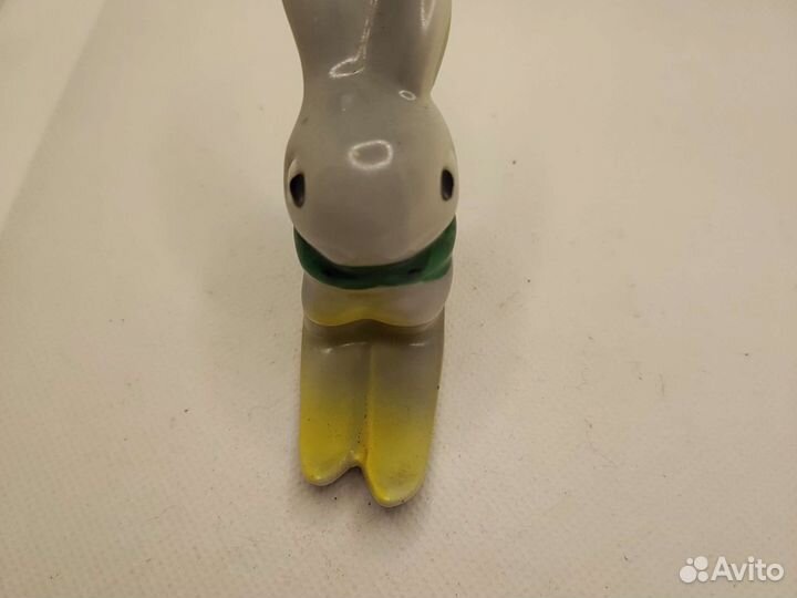 Заяц на лыжах фарфор барановка 60-е