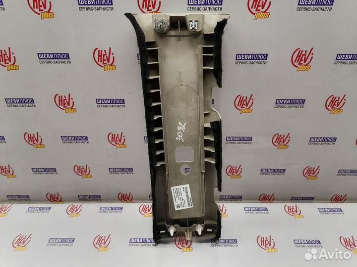 Накладка стойки центральной верхний Cadillac SRX