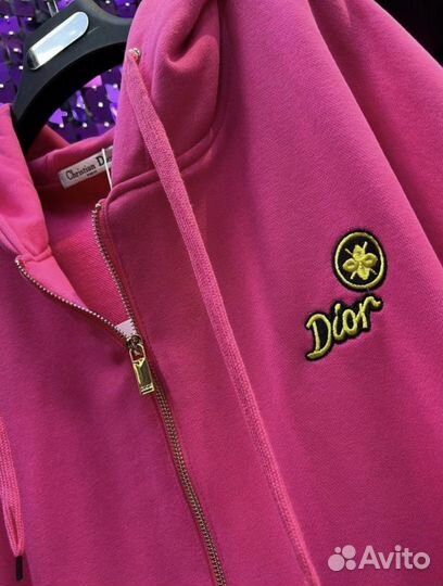 Спортивный костюм женский