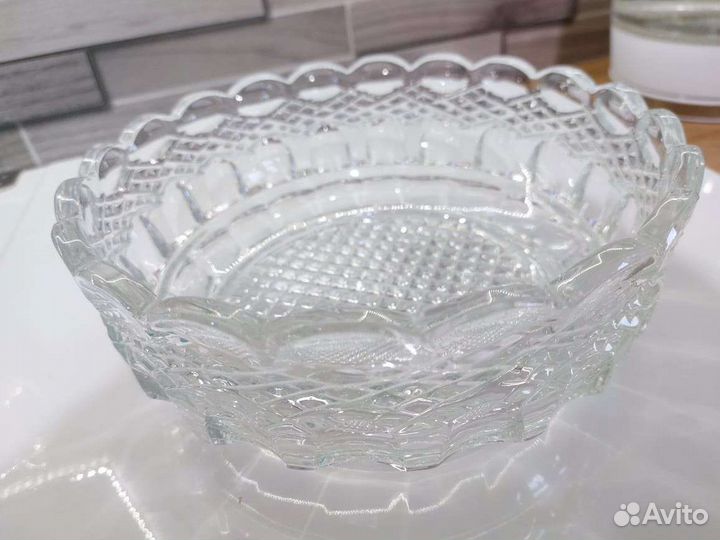 Большая хрустальная ваза