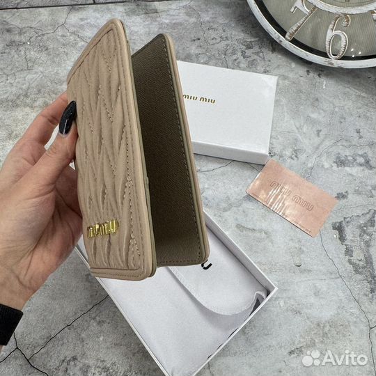 Обложка Miu Miu на паспорт