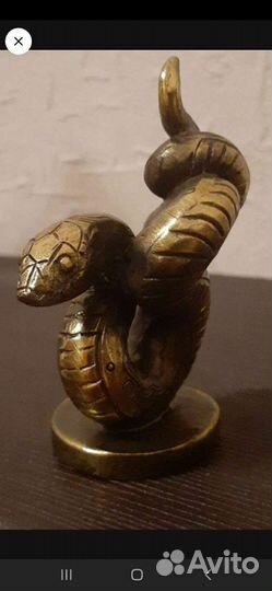 Бронзовая змея