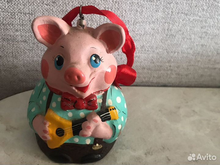 Копилки в ассортименте и колокольчик