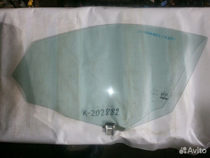 Стекло двери передней левой