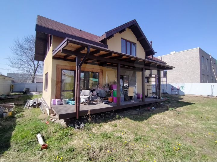 Коттедж 185 м² на участке 6 сот.