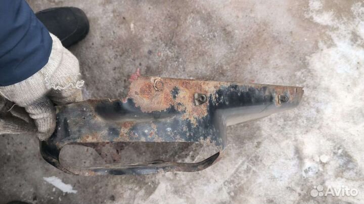 Диффузор вентилятора радиатора Audi 100C3 1.8