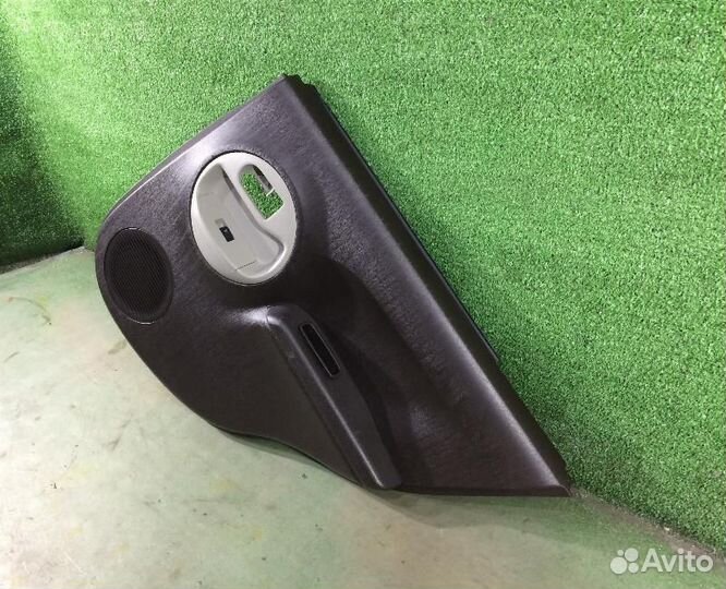 Обшивка двери задняя правая Toyota Passo KGC30