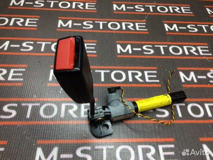Замок ремня безопасности задний правый Bmw