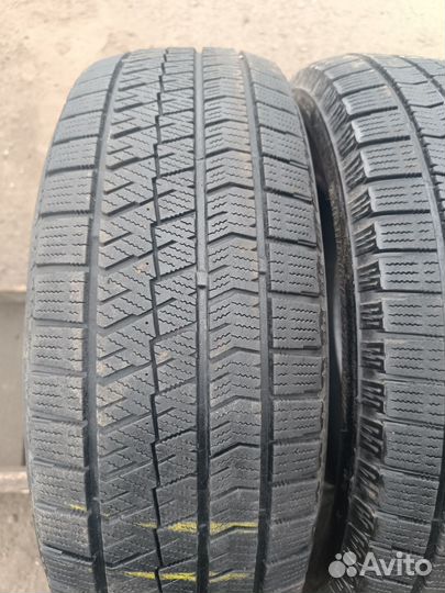 Bridgestone Blizzak VRX2 215/60 R16