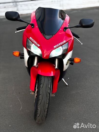 Продам Хонду CBR1000RR