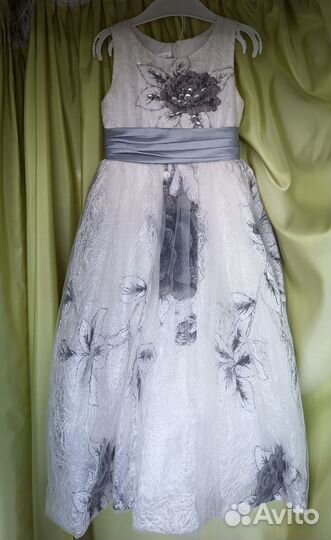 Платье детской нарядное 104