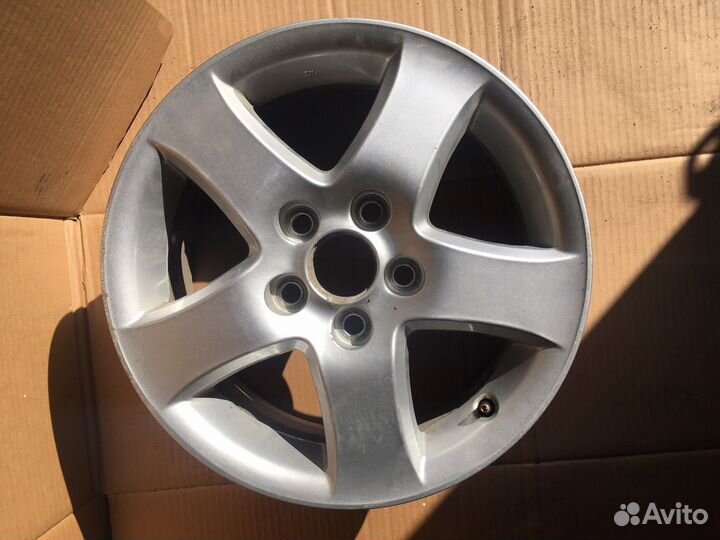 Продам литой диск R16 от Toyota Camry оригинальный