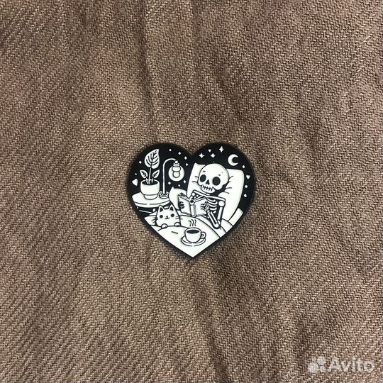 Значок на лацкан