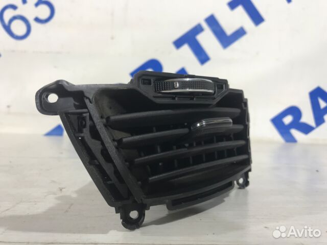 Дефлектор центральный прав KIA sportage 3 SL 2.0 м