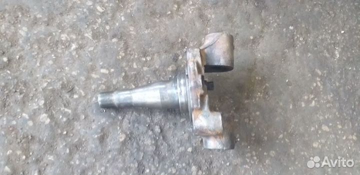 Кулак поворотный MB