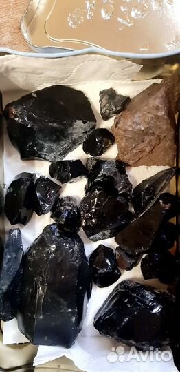 Обсидиан камни необработанные. Армения