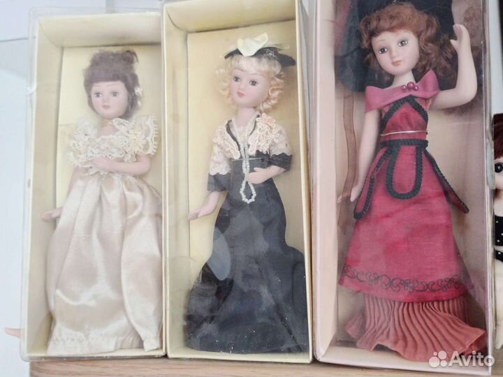 Кукла фарфоровая коллекционная