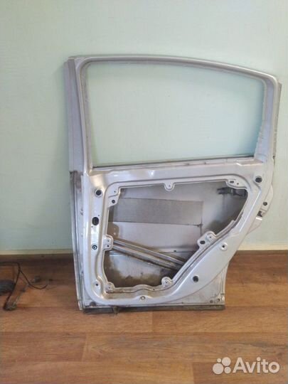 Дверь задняя правая Volkswagen Passat B5+ седан