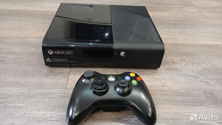 Xbox 360 Slim Freeboot 100 игр