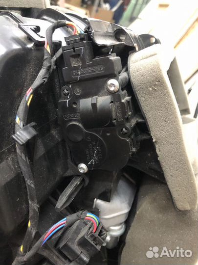 Моторчик заслонки печки бмв ф16 ф16 х5 х6 оригинал