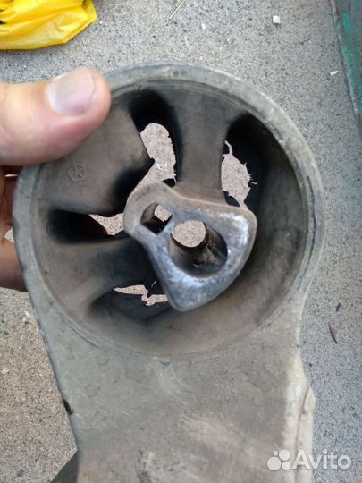 Подушка двигателя крайслер себринг 2